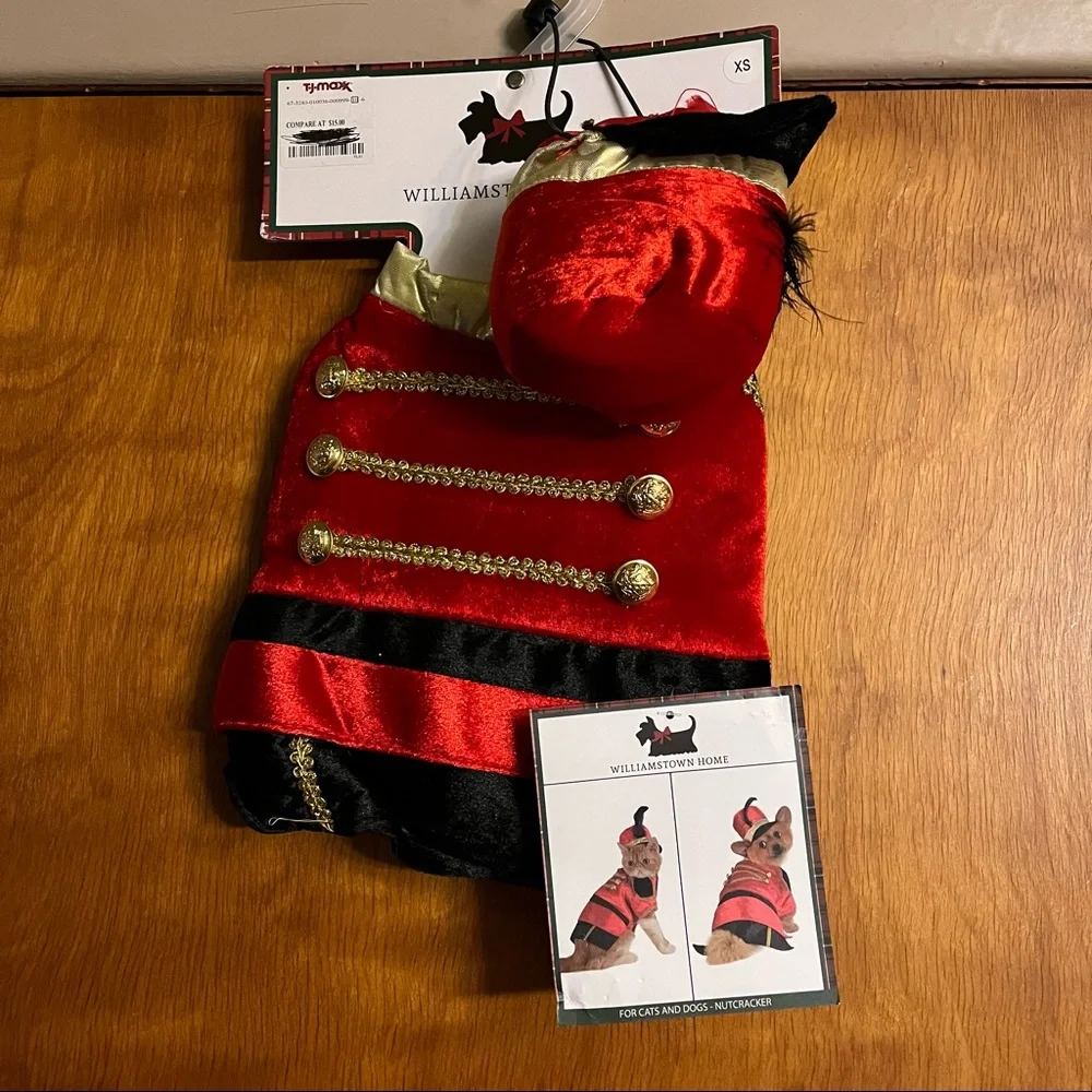 Williamstown Home Dog/Cat Nutcracker Costume With Hat Size XS Red Black Gold